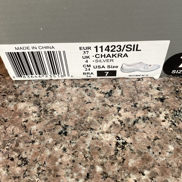 Skechers NEW NIB Sportie Chakra model 11423/silver & taupe sz 7 athletic shoes - Picture 2 of 16